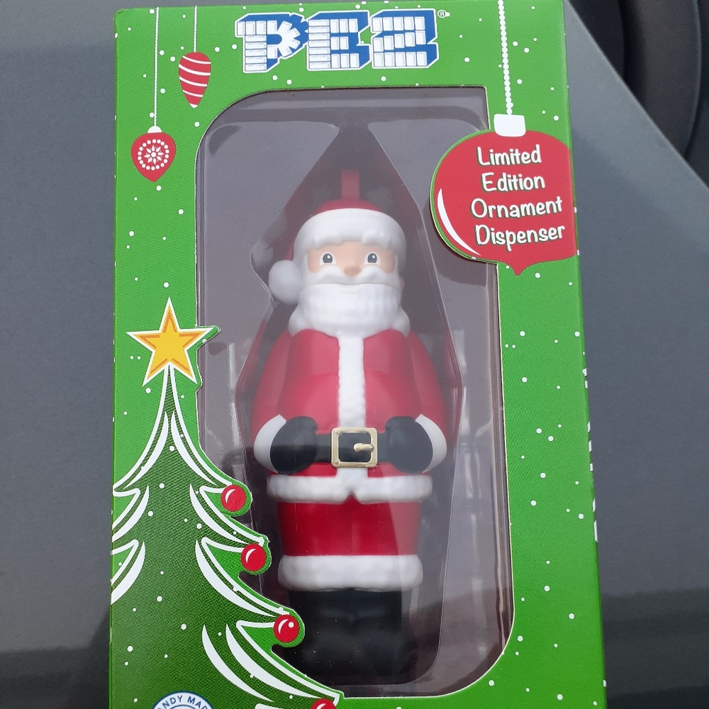 Limited Edition Santa Pez